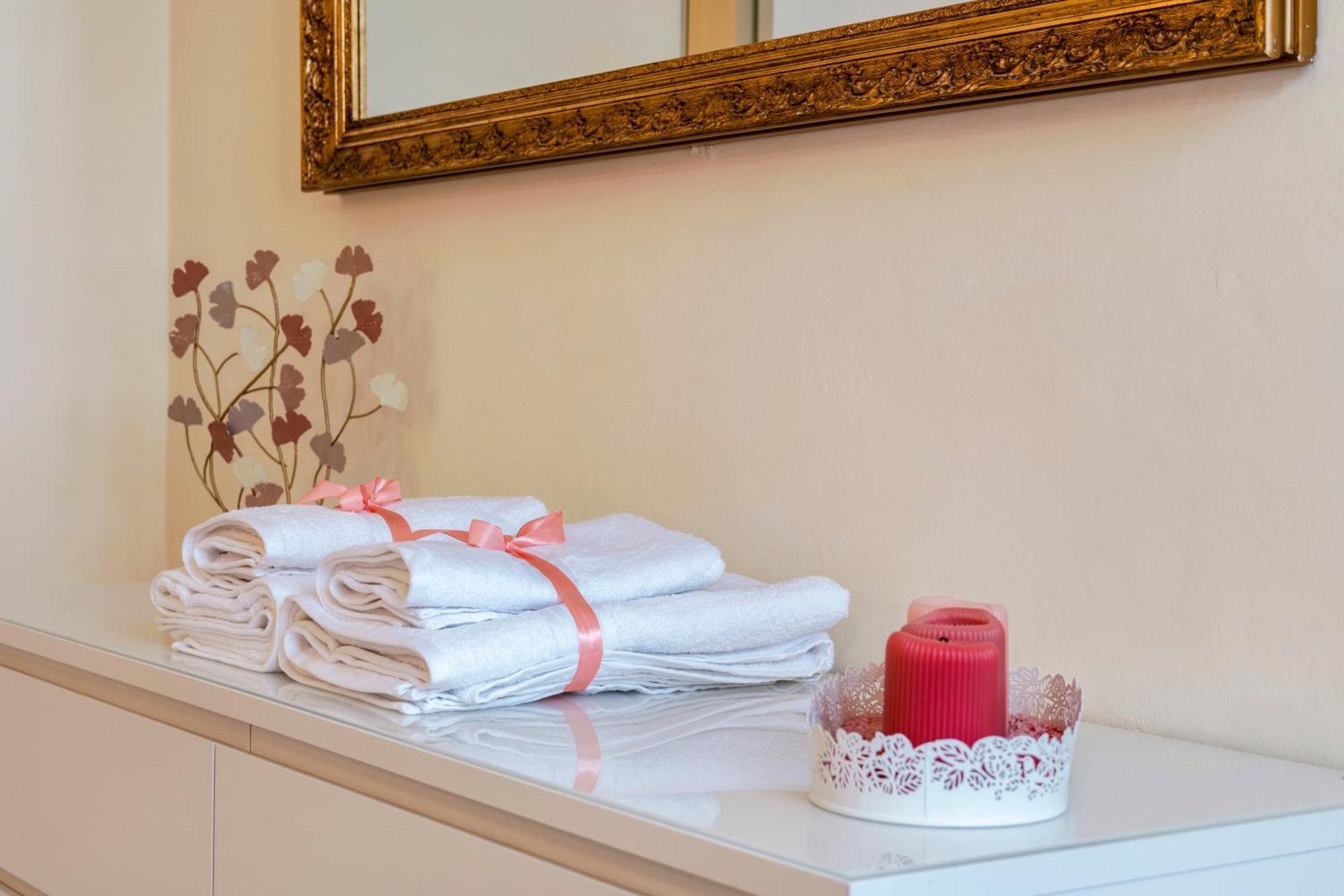 Iseo Portelle Holiday With Private Parking And Bike Storage Exterior photo